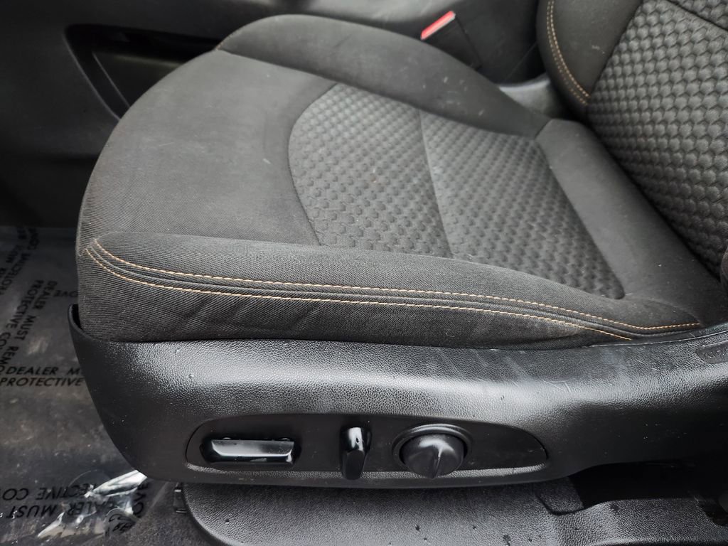 Used 2019 GMC Terrain SLE w/ Driver Convenience Package AWD/4WD image 15