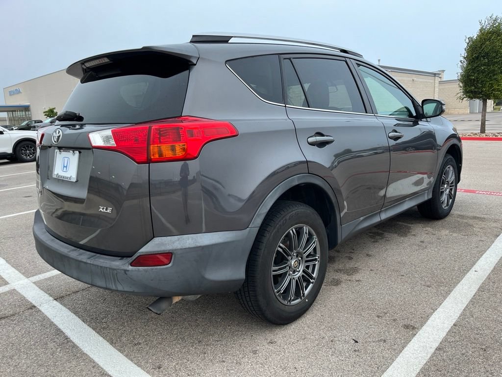 Used 2015 Toyota RAV4 XLE FWD image 4