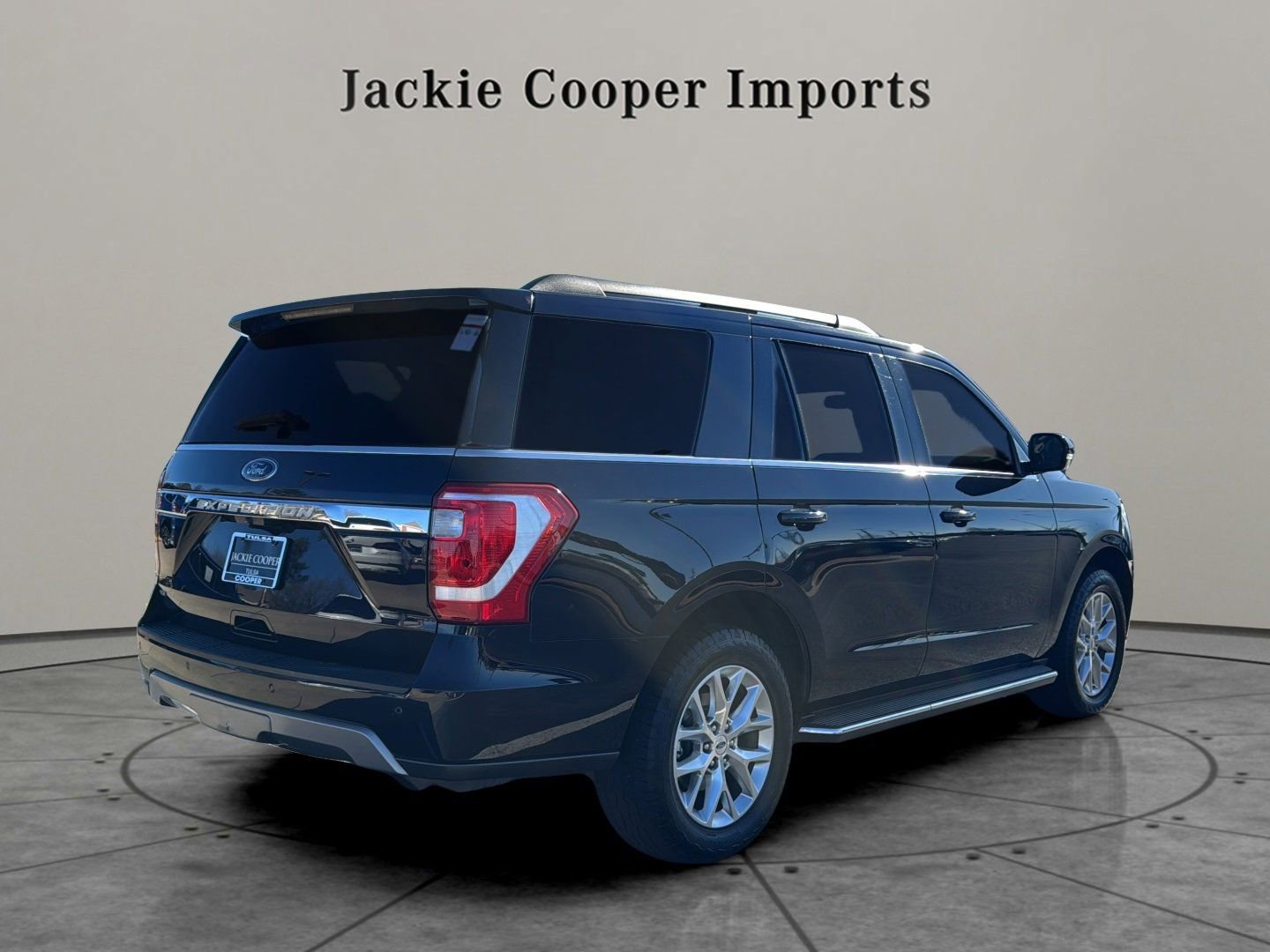 Used 2021 Ford Expedition XLT image 5