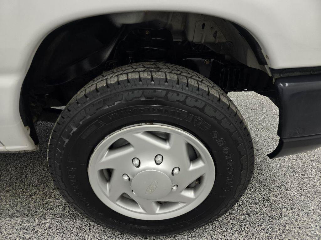 Used 2012 Ford E-150 and Econoline 150 w/ Crew Van Pkg RWD image 24