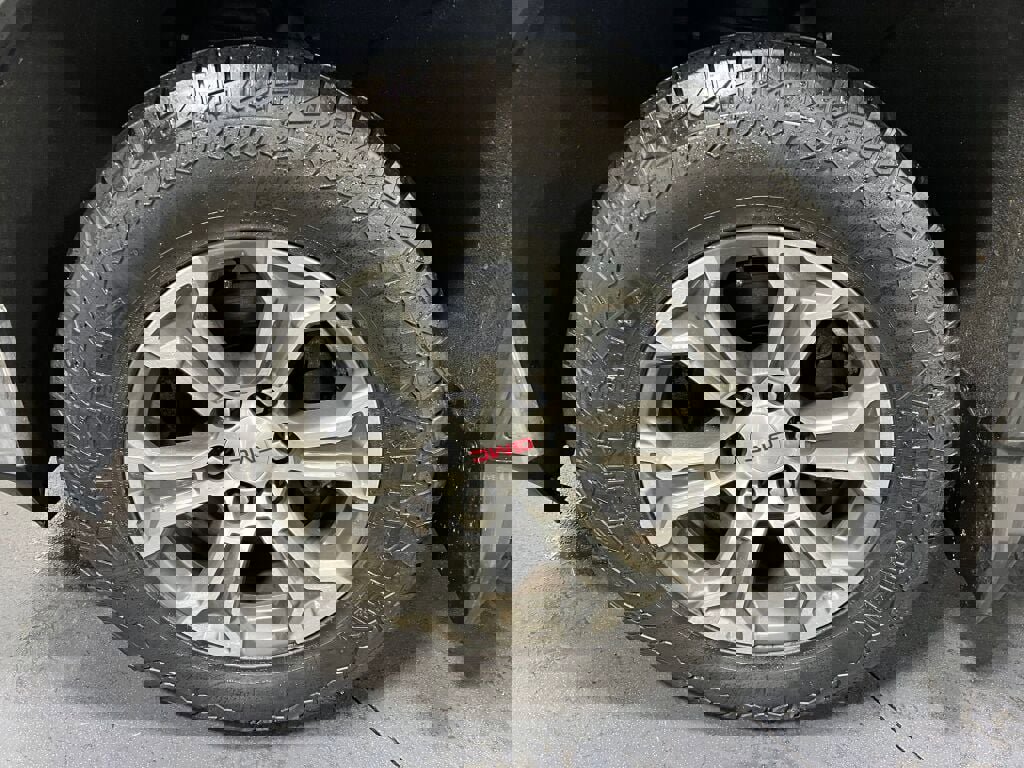 Used 2020 GMC Sierra 1500 SLE w/ SLE Value Package image 13