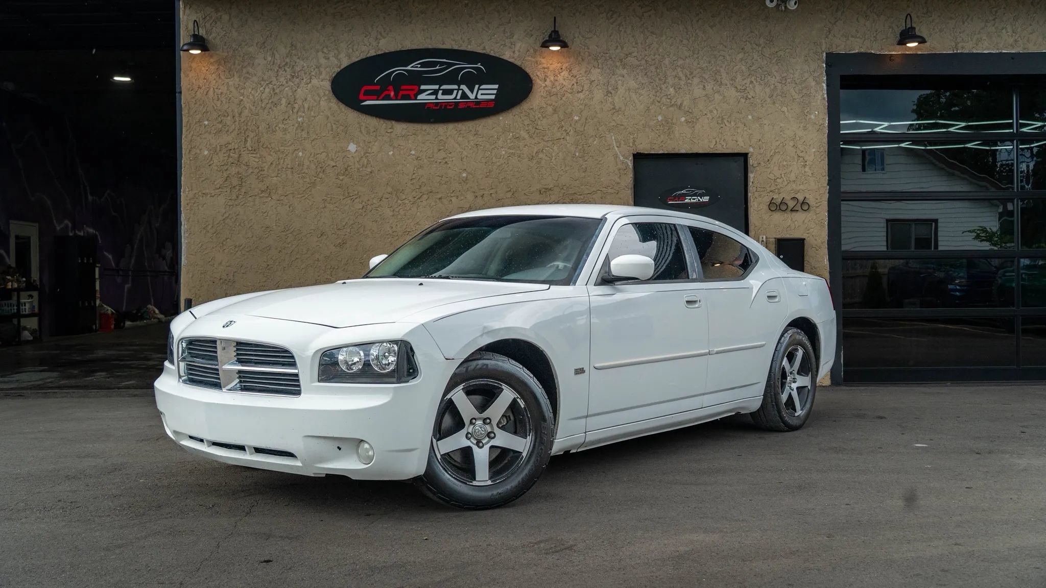 Used 2010 Dodge Charger SXT RWD image 9