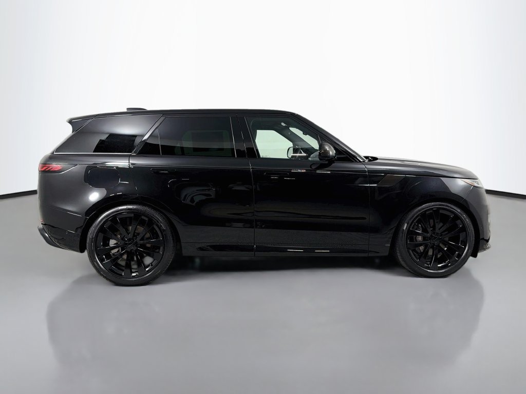 New 2027 Land Rover Range Rover Sport Dynamic SE AWD/4WD image 4