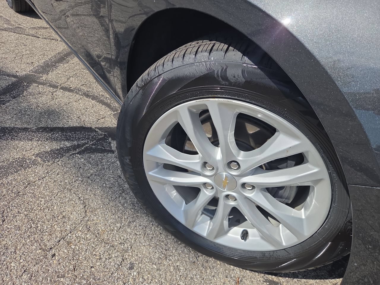 Used 2018 Chevrolet Malibu LT FWD image 11