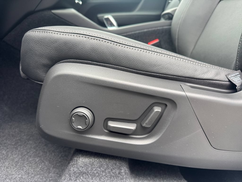 New 2026 Volvo XC40 B5 Plus w/ Protection Package Premier AWD/4WD image 11