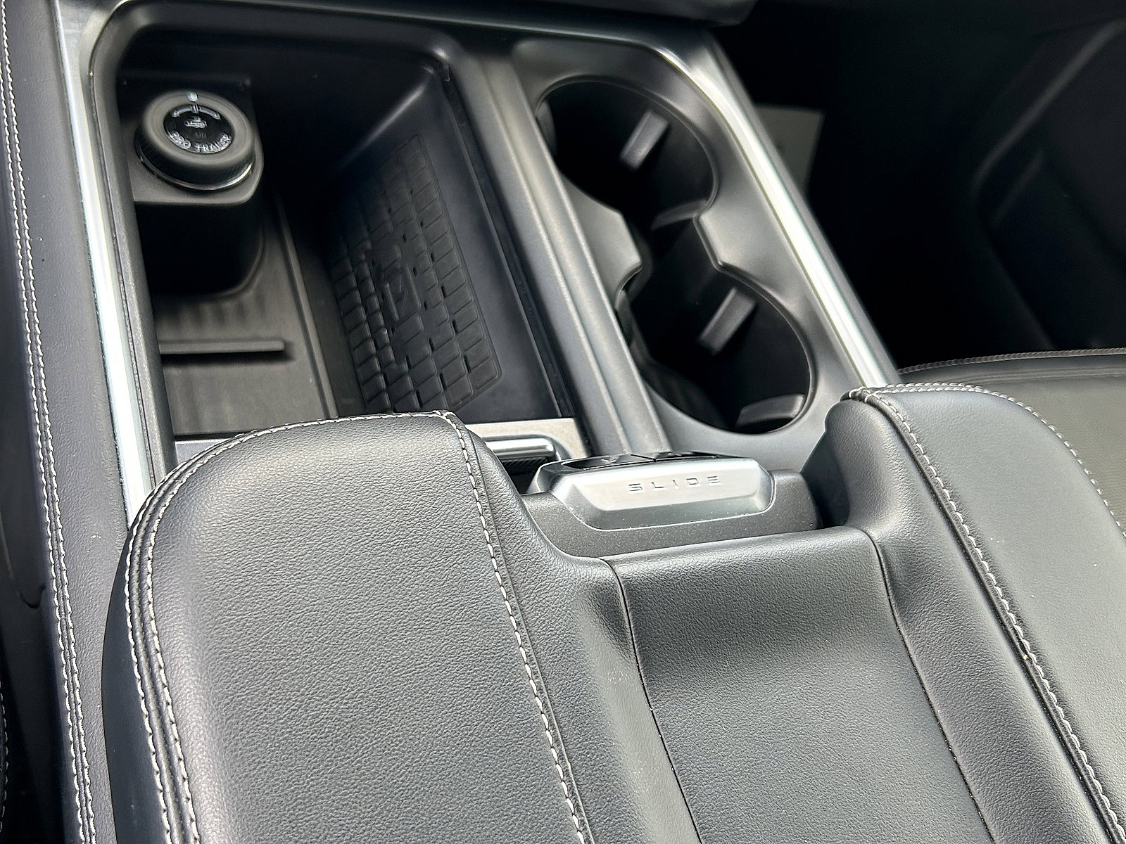 Used 2025 Ford Expedition Platinum image 14