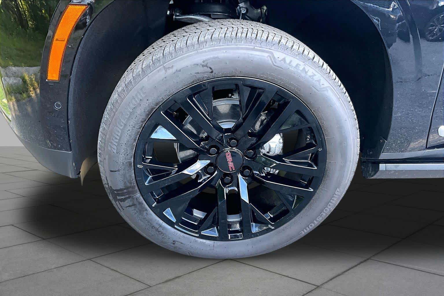 Used 2026 GMC Yukon Denali w/ Denali Reserve Package AWD/4WD image 11