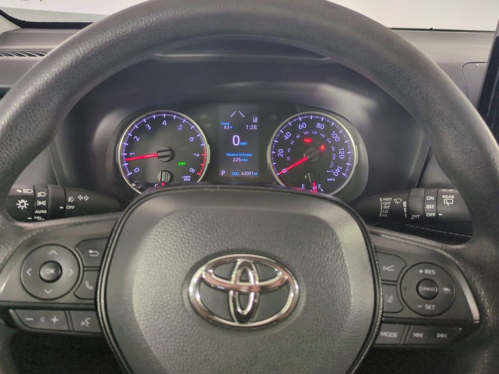 Used 2021 Toyota RAV4 XLE image 33