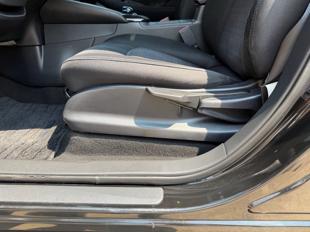 Used 2018 Nissan Leaf SV w/ Protection Package FWD image 27