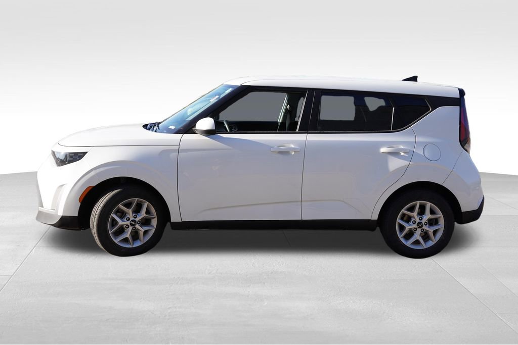 Certified 2024 Kia Soul LX w/ Option Group 015 FWD image 9