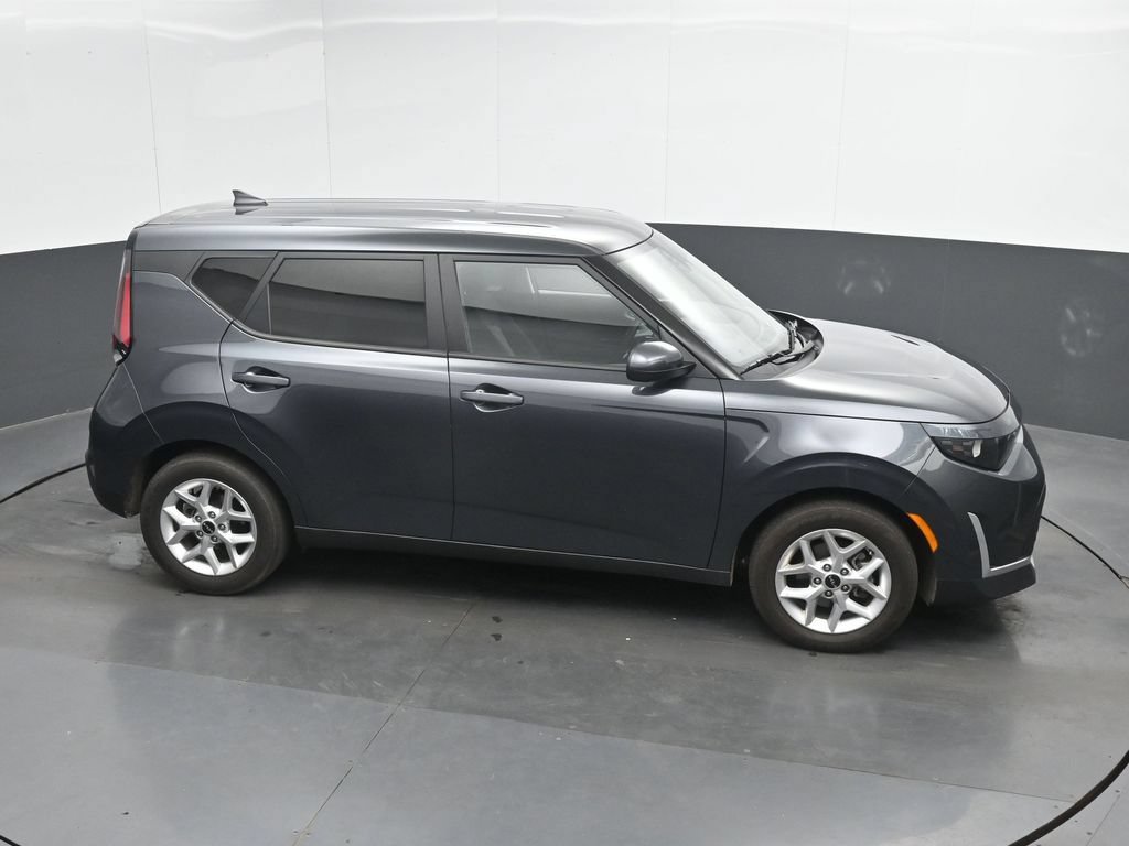 Used 2025 Kia Soul LX w/ LX Technology Package FWD image 29