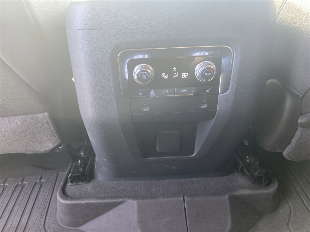 Certified 2022 GMC Yukon Denali w/ Denali Premium Package image 22