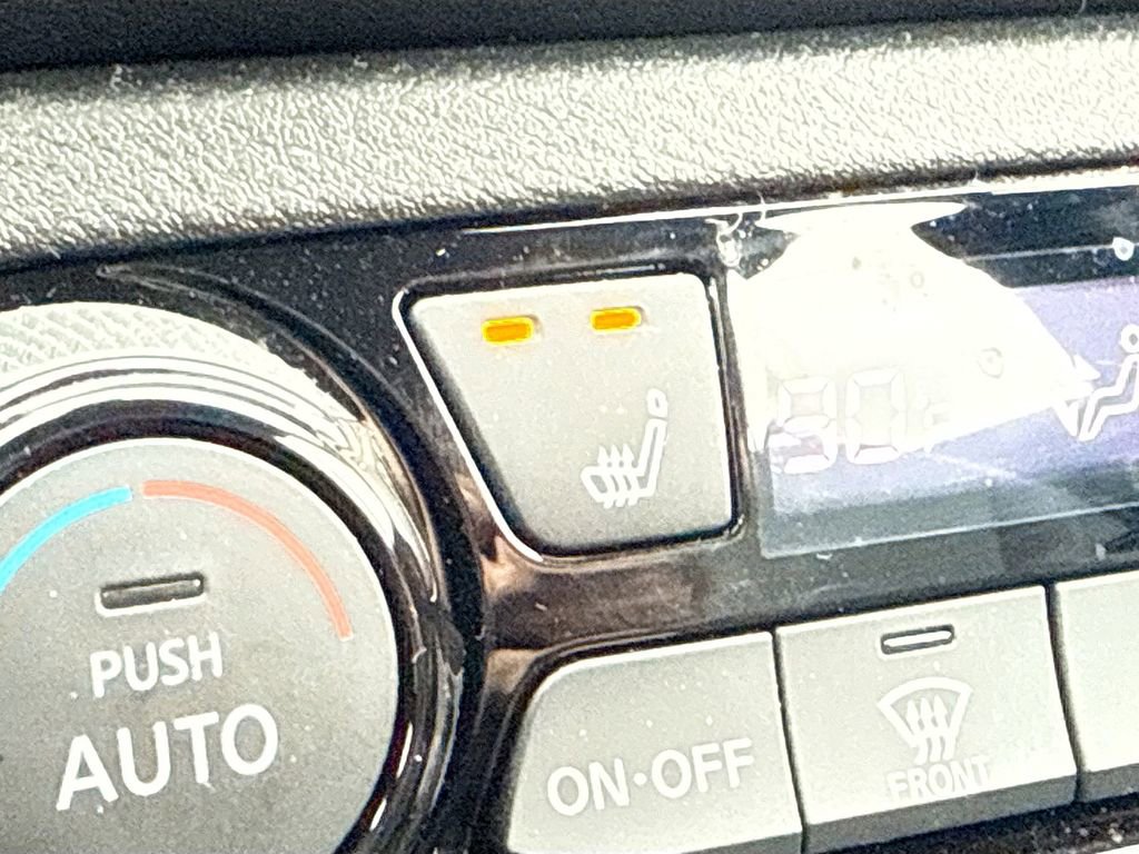 Used 2023 Nissan Kicks SR w/ SR Premium Package image 20