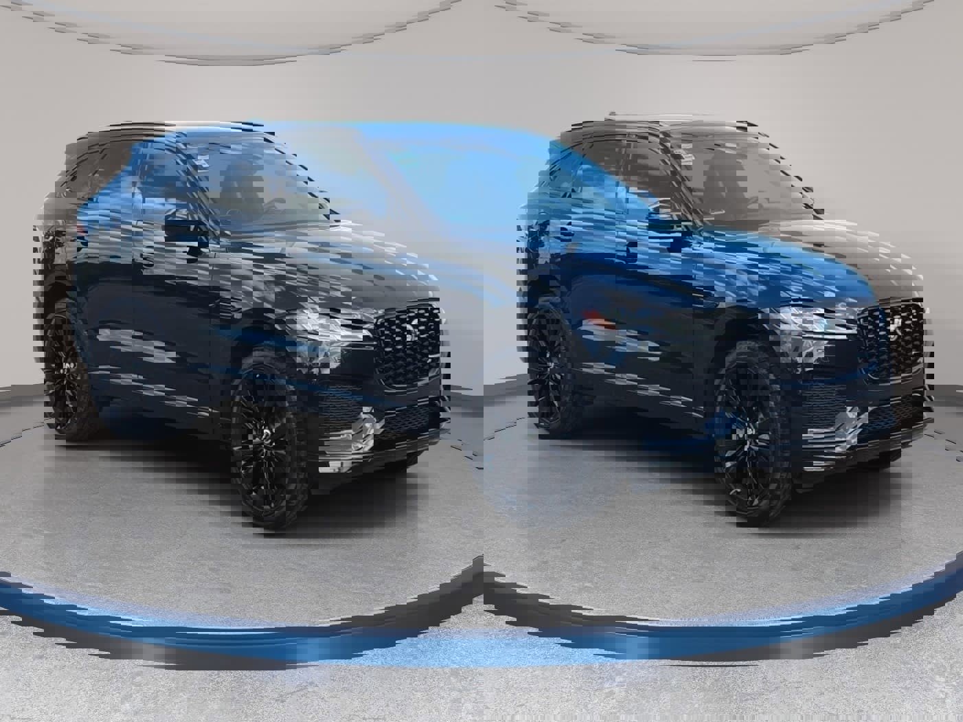 Used 2025 Jaguar F-PACE R-Dynamic S image 3