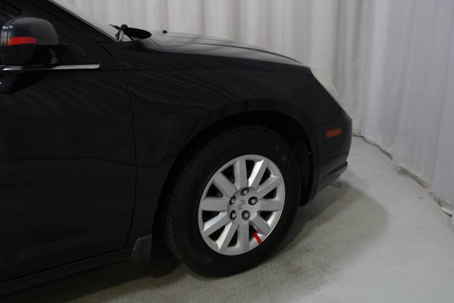 Used 2009 Chrysler Sebring LX FWD image 25