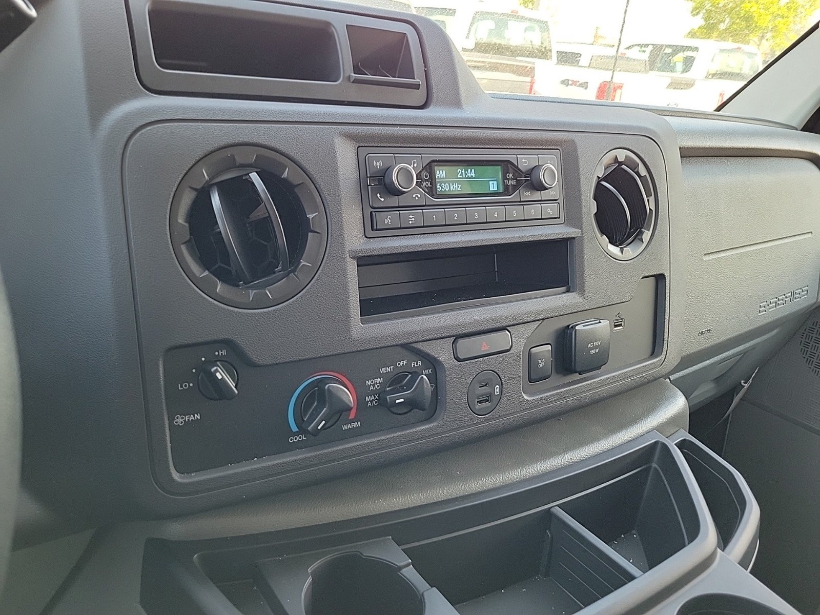New 2025 Ford E-350 and Econoline 350 Super Duty w/ Power Equipment Group RWD image 20