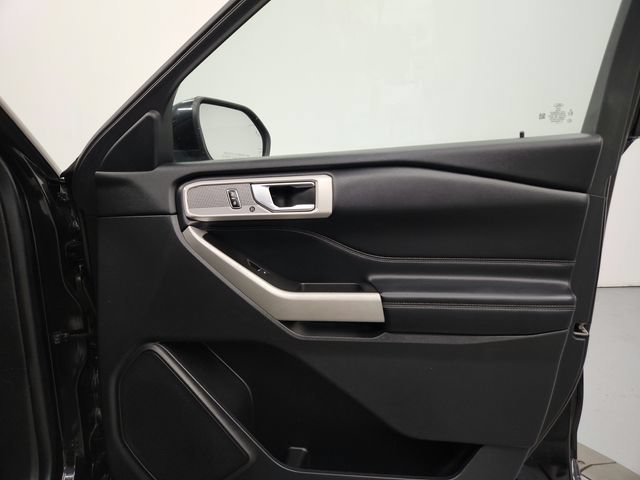 Used 2021 Ford Explorer Limited AWD/4WD image 38