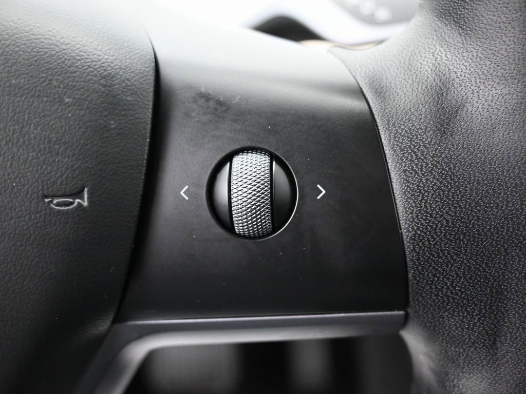 Used 2023 Tesla Model Y Long Range image 16