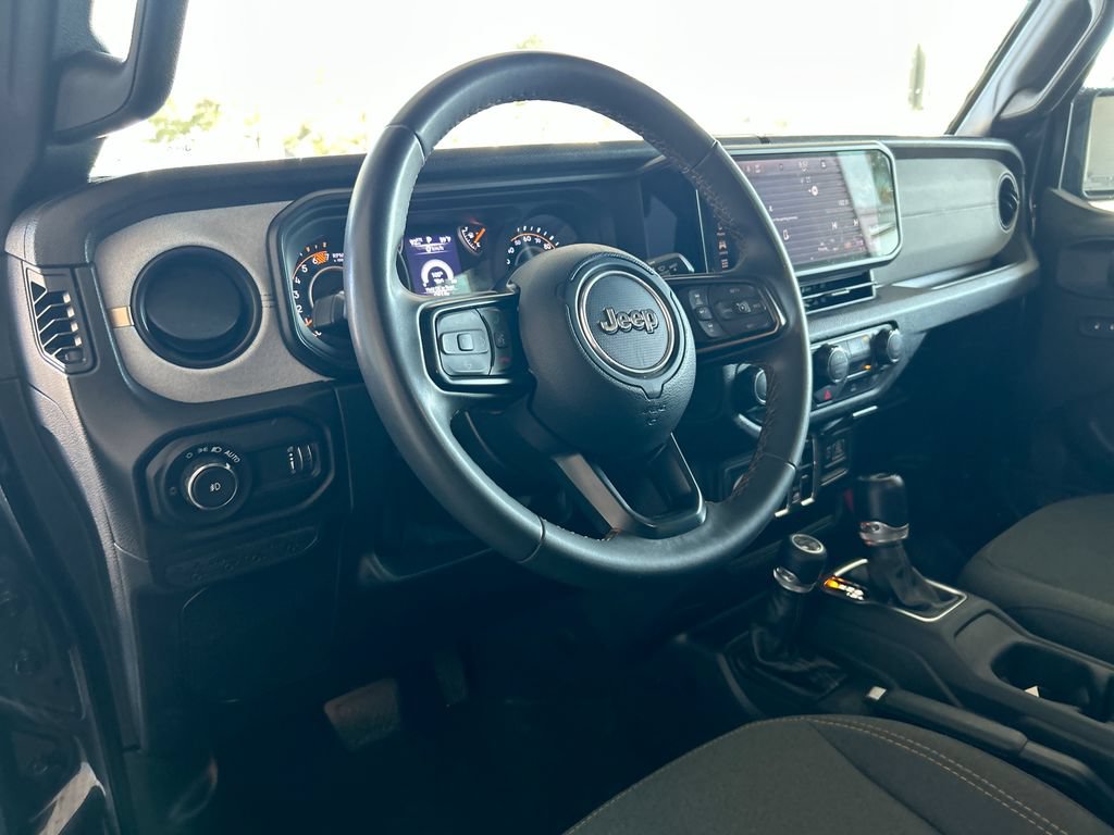 Used 2024 Jeep Wrangler Unlimited Sport AWD/4WD image 12