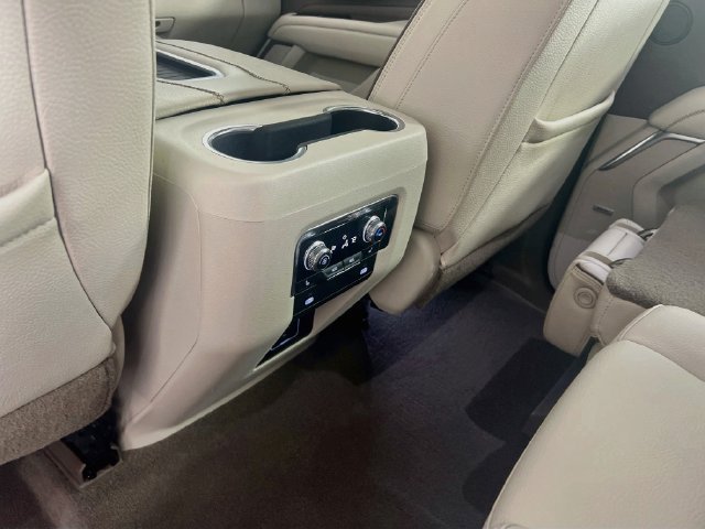 Used 2021 GMC Yukon Denali w/ Denali Premium Package AWD/4WD image 21