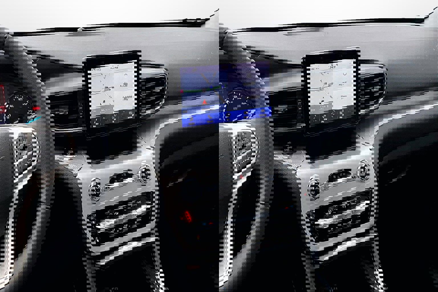 Used 2022 Ford Explorer XLT w/ Equipment Group 202A image 6