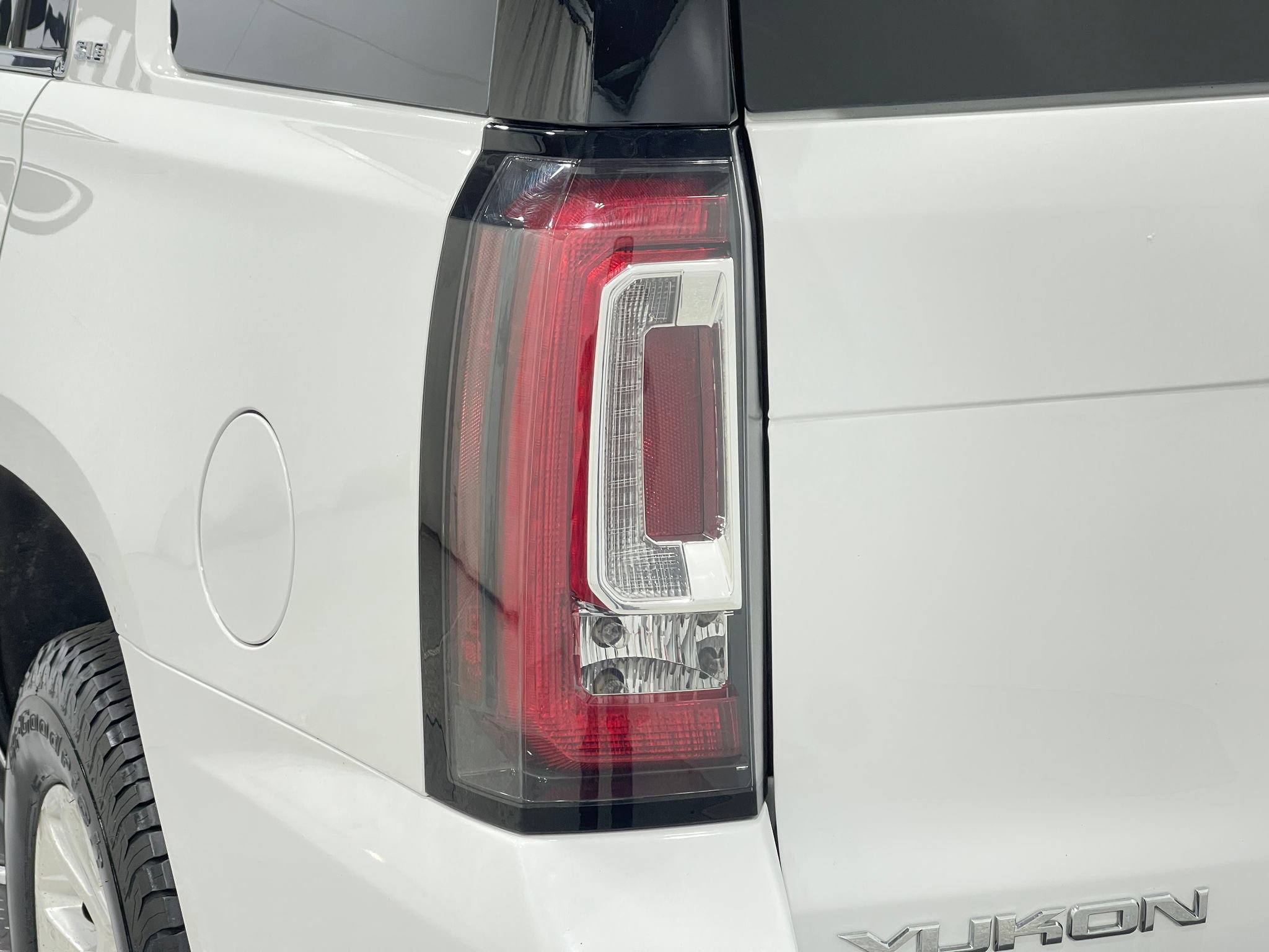 Used 2016 GMC Yukon SLE w/ HD Trailering Package image 34