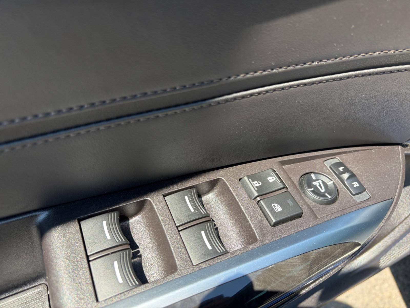 Used 2018 Acura TLX V6 SH-AWD image 13