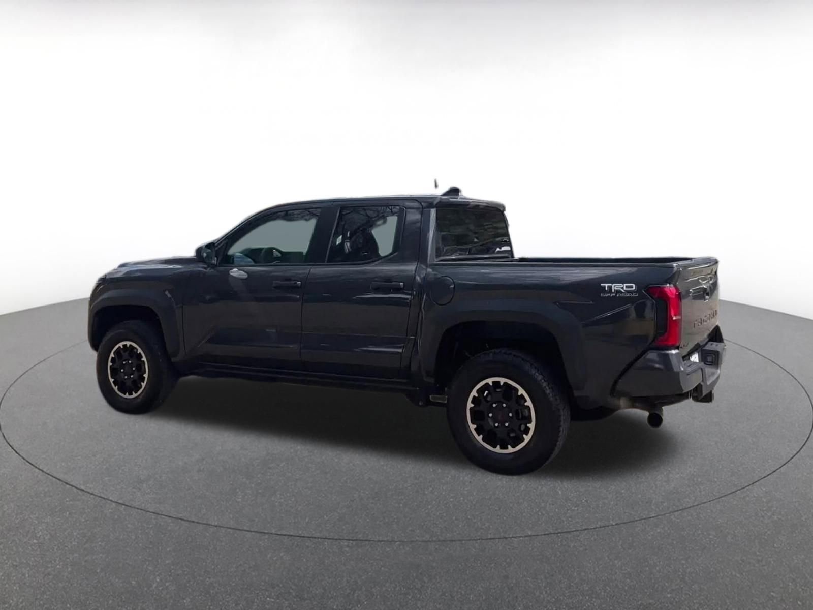 Used 2025 Toyota Tacoma TRD Off-Road AWD/4WD image 10