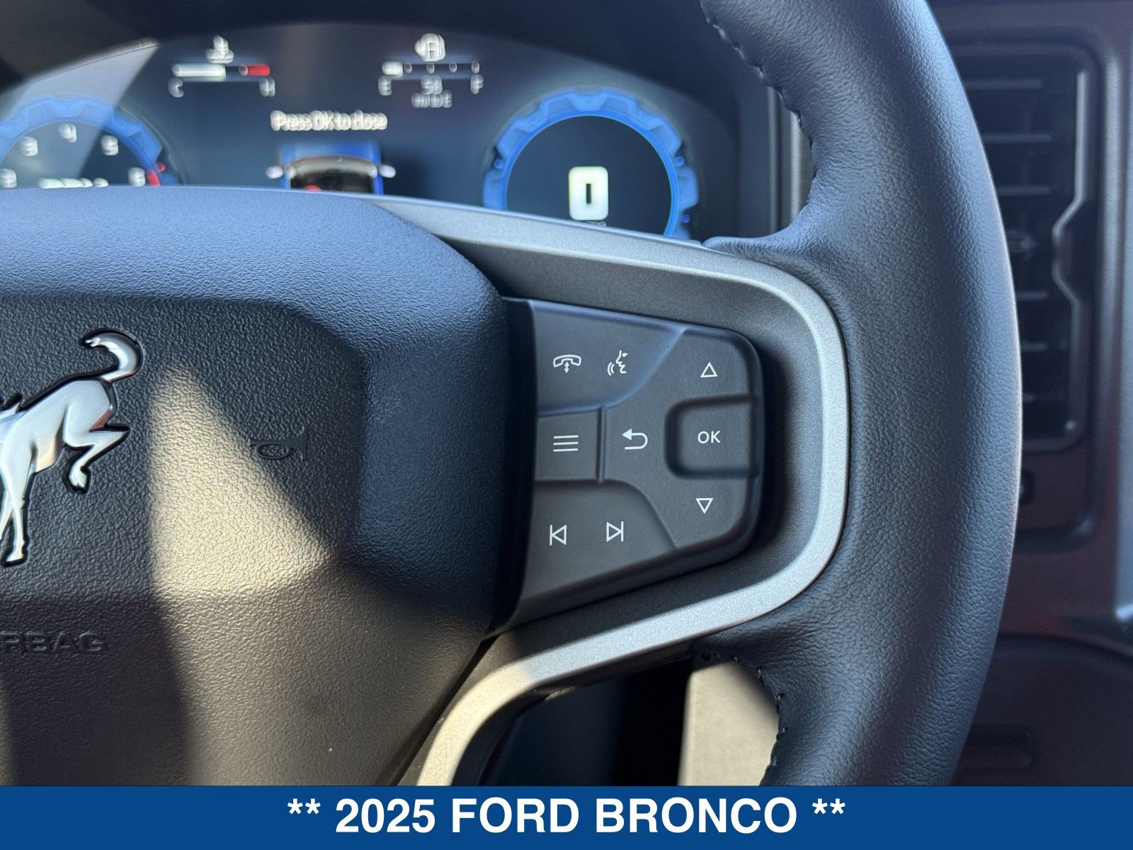 Used 2025 Ford Bronco Badlands AWD/4WD image 41