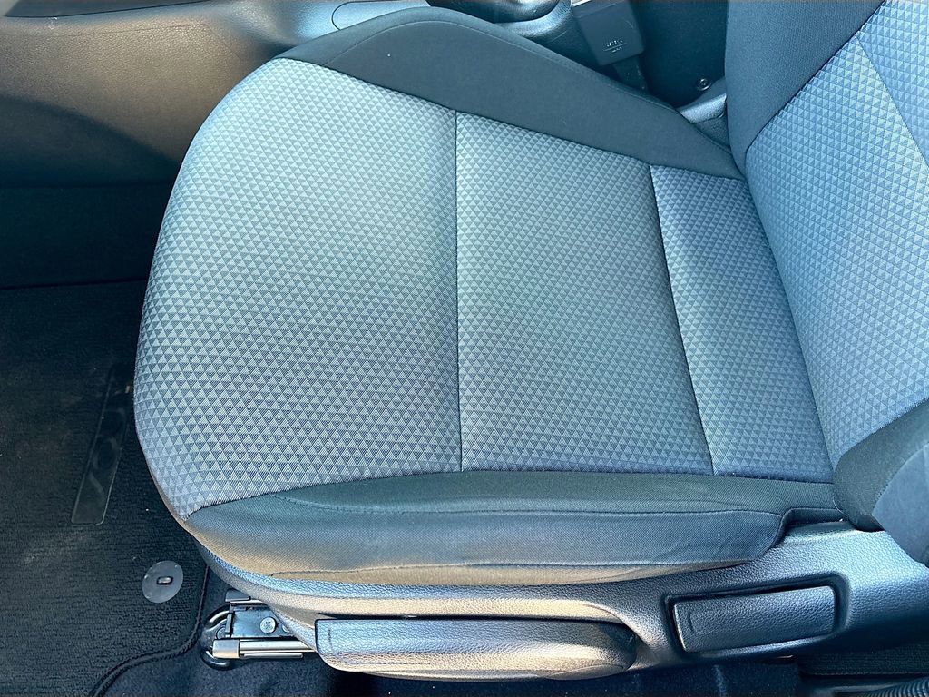 Used 2025 Kia Soul LX w/ LX Technology Package image 19