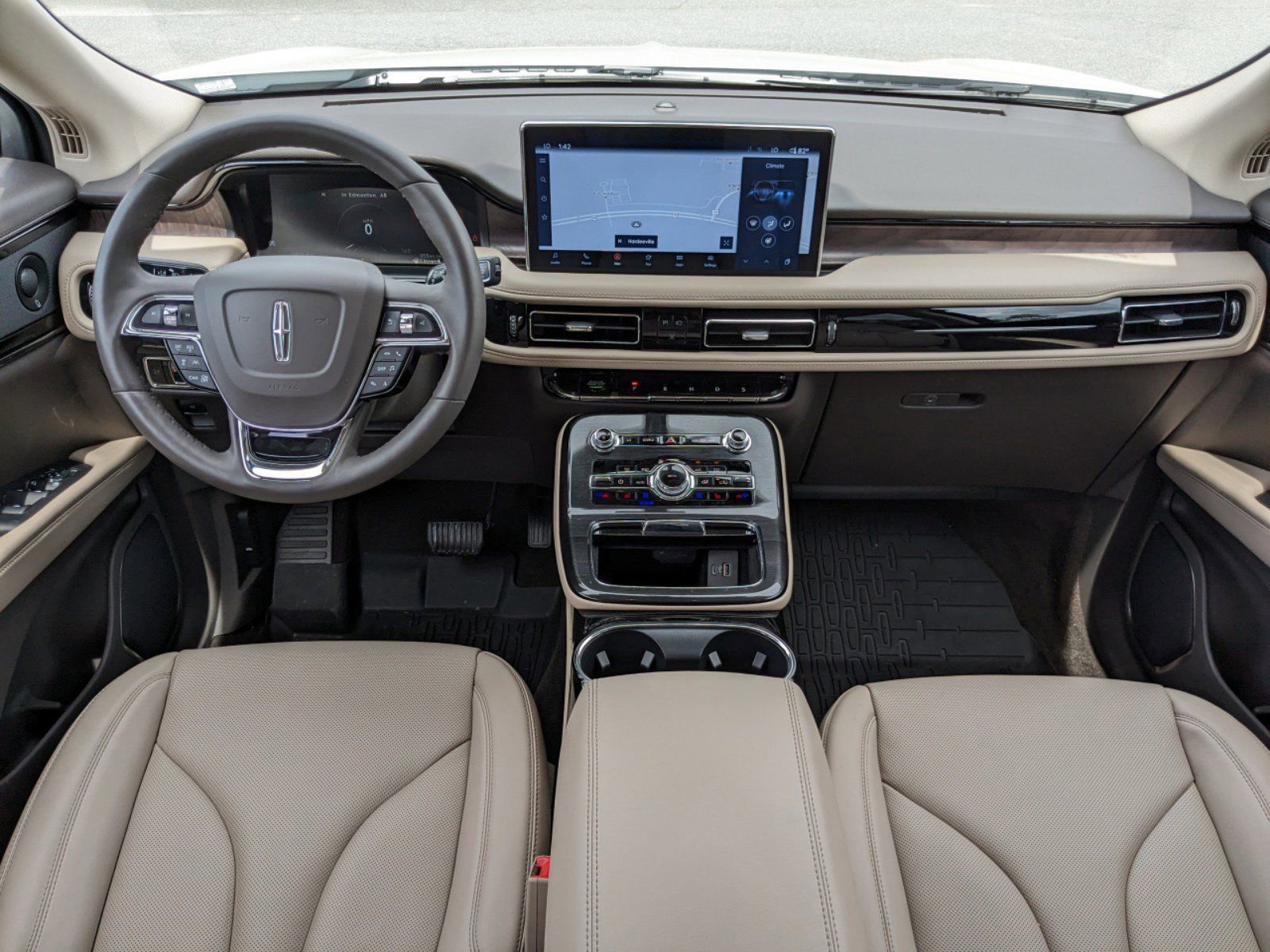 Certified 2023 Lincoln Nautilus Reserve w/ Equipment Group 201A image 17