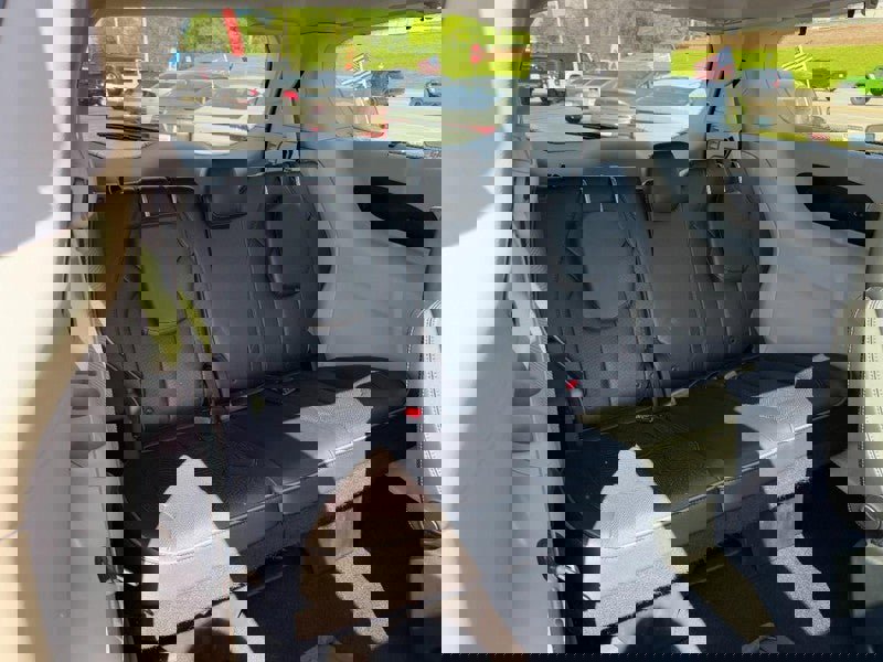 Used 2019 Chrysler Pacifica Limited w/ Tire & Wheel Group image 11