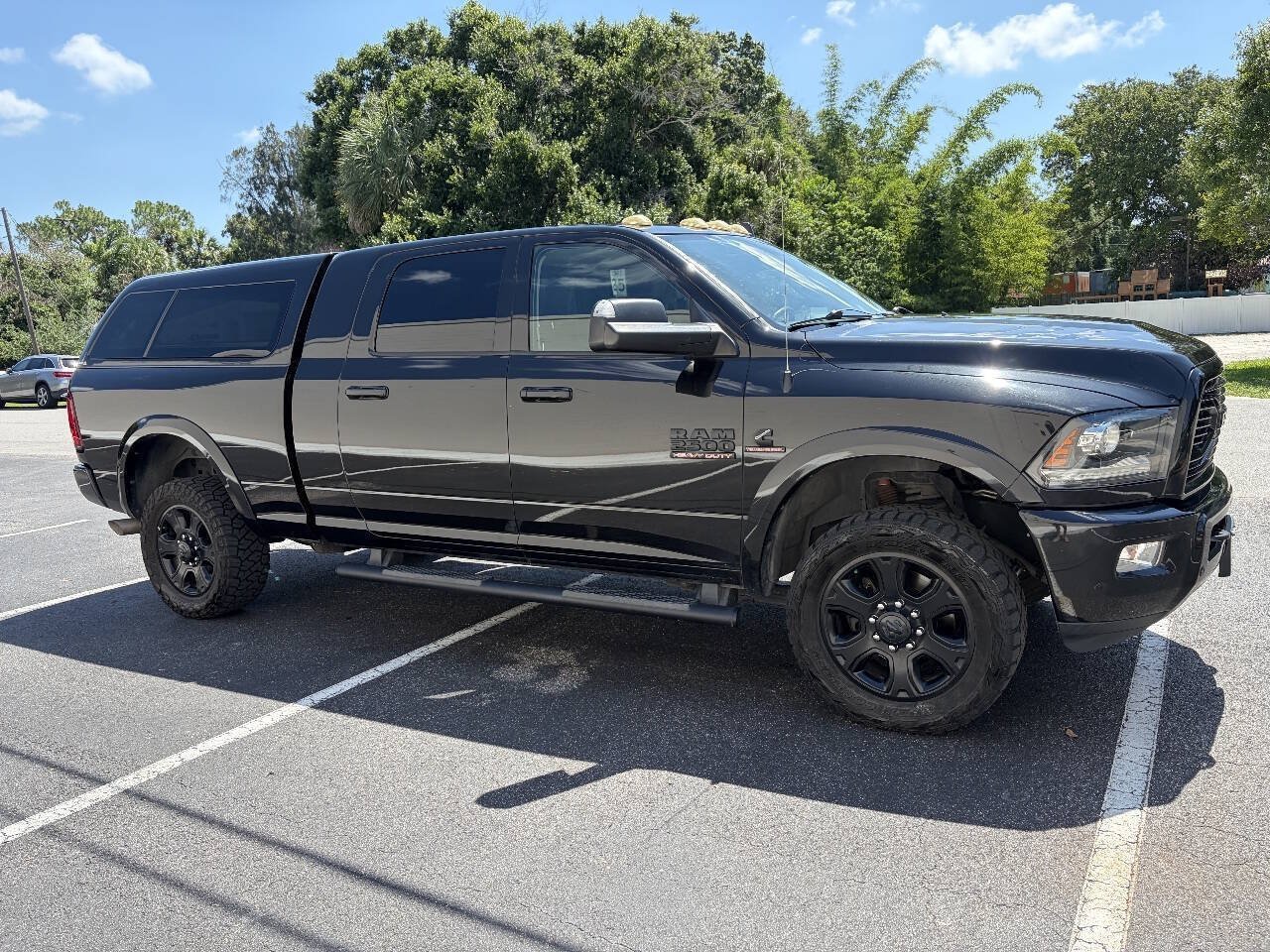 Used 2018 RAM 2500 Laramie w/ Sport Appearance Group AWD/4WD image 3