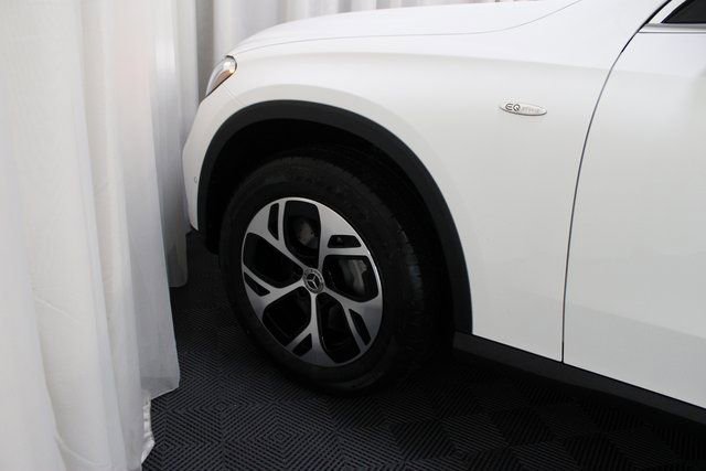 New 2025 Mercedes-Benz GLC 350e 4MATIC image 9