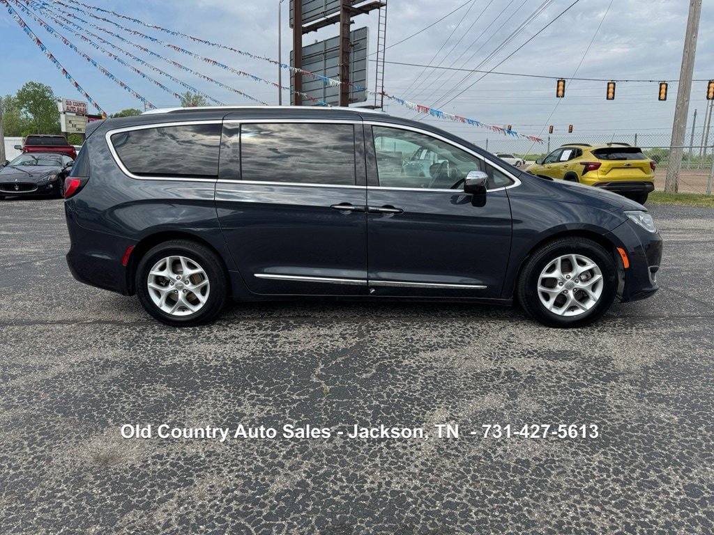 Used 2020 Chrysler Pacifica Limited FWD image 21