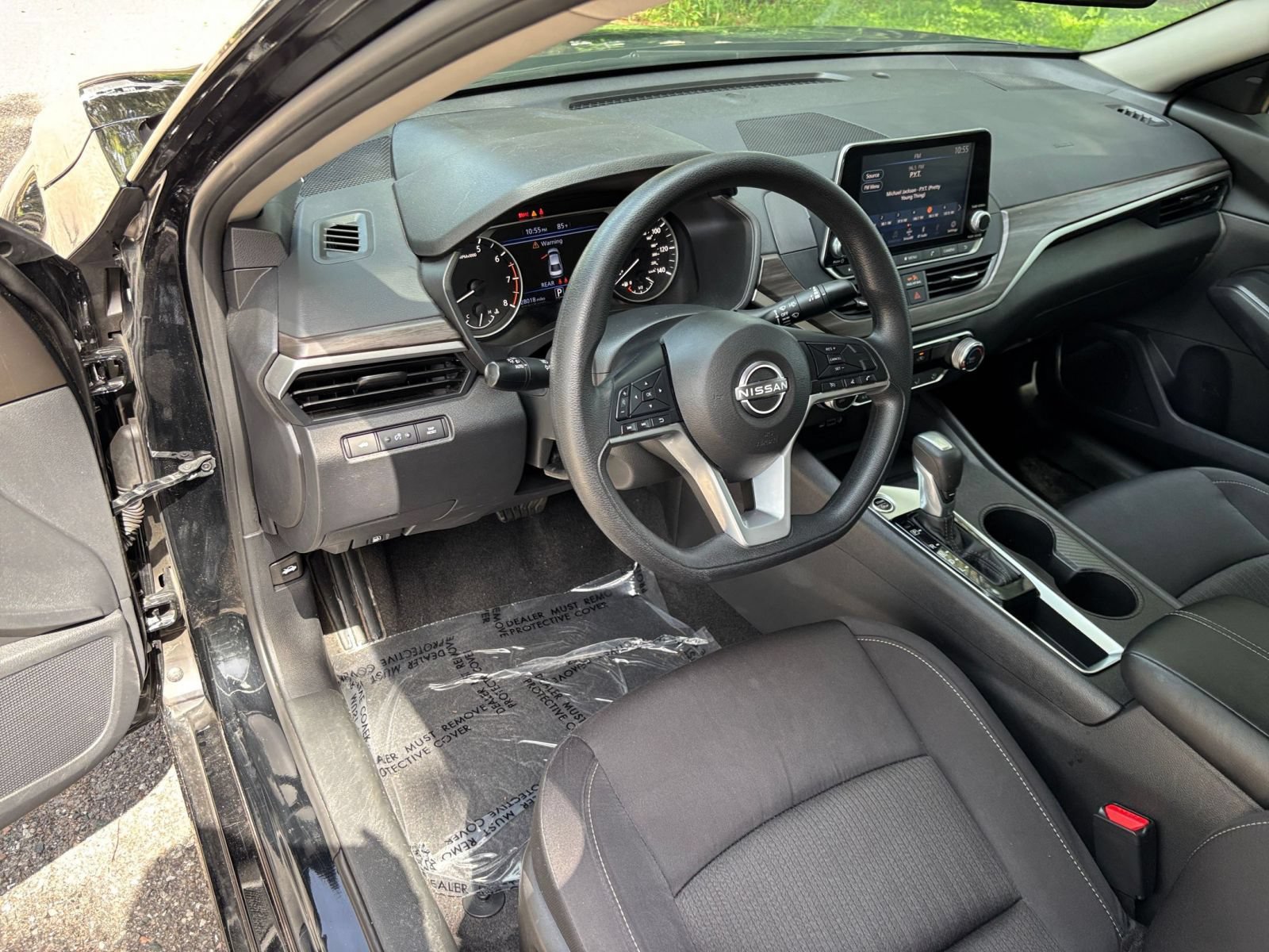 Used 2025 Nissan Altima 2.5 SV FWD image 33