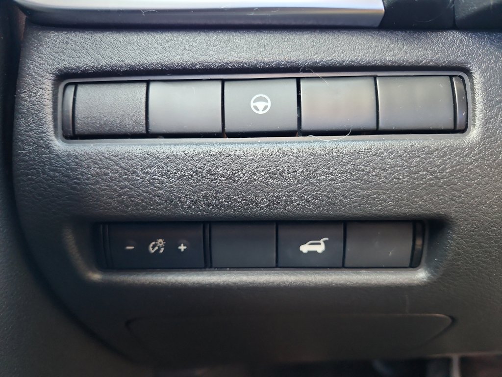 Used 2022 Nissan Rogue SV w/ SV Premium Package image 22