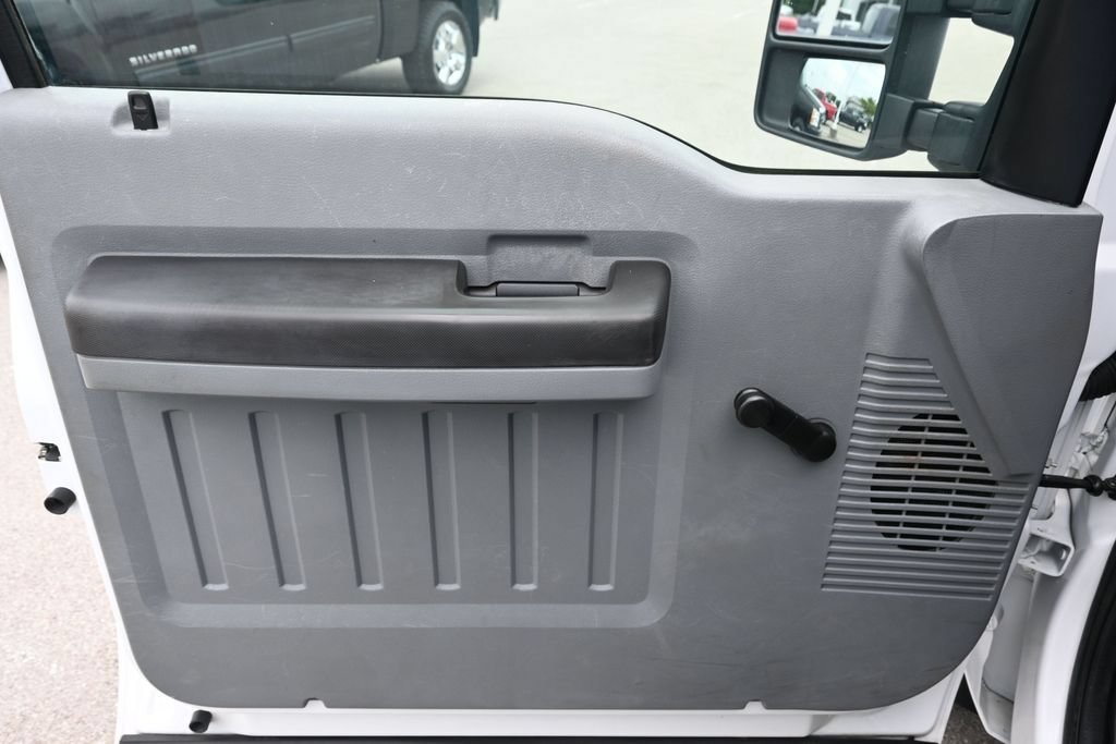 Used 2014 Ford F550 2WD Crew Cab Super Duty image 16