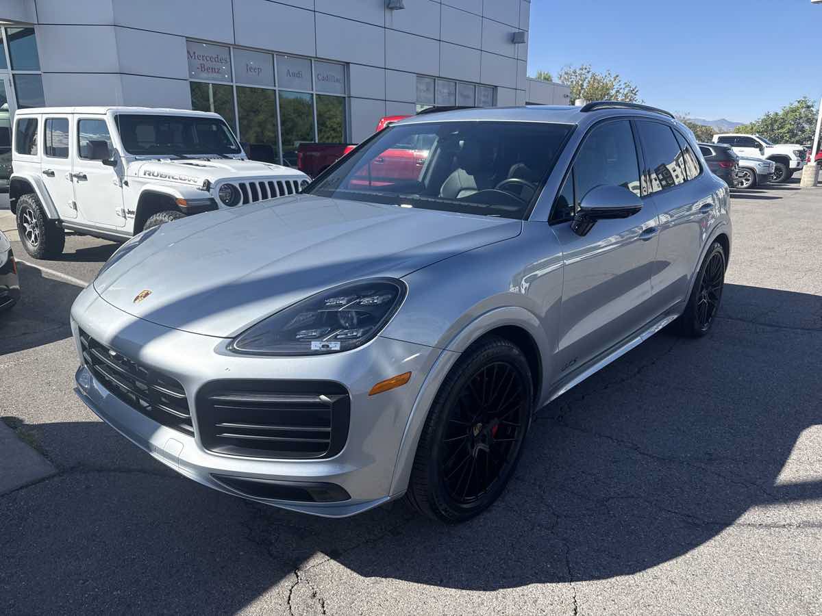 Used 2021 Porsche Cayenne GTS AWD/4WD image 2
