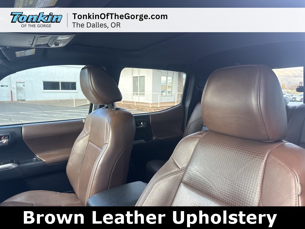 Used 2016 Toyota Tacoma Limited image 17