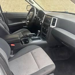 Used 2010 Jeep Grand Cherokee Laredo w/ Popular Equipment Group AWD/4WD image 5
