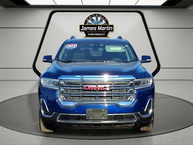 Used 2023 GMC Acadia SLE image 2