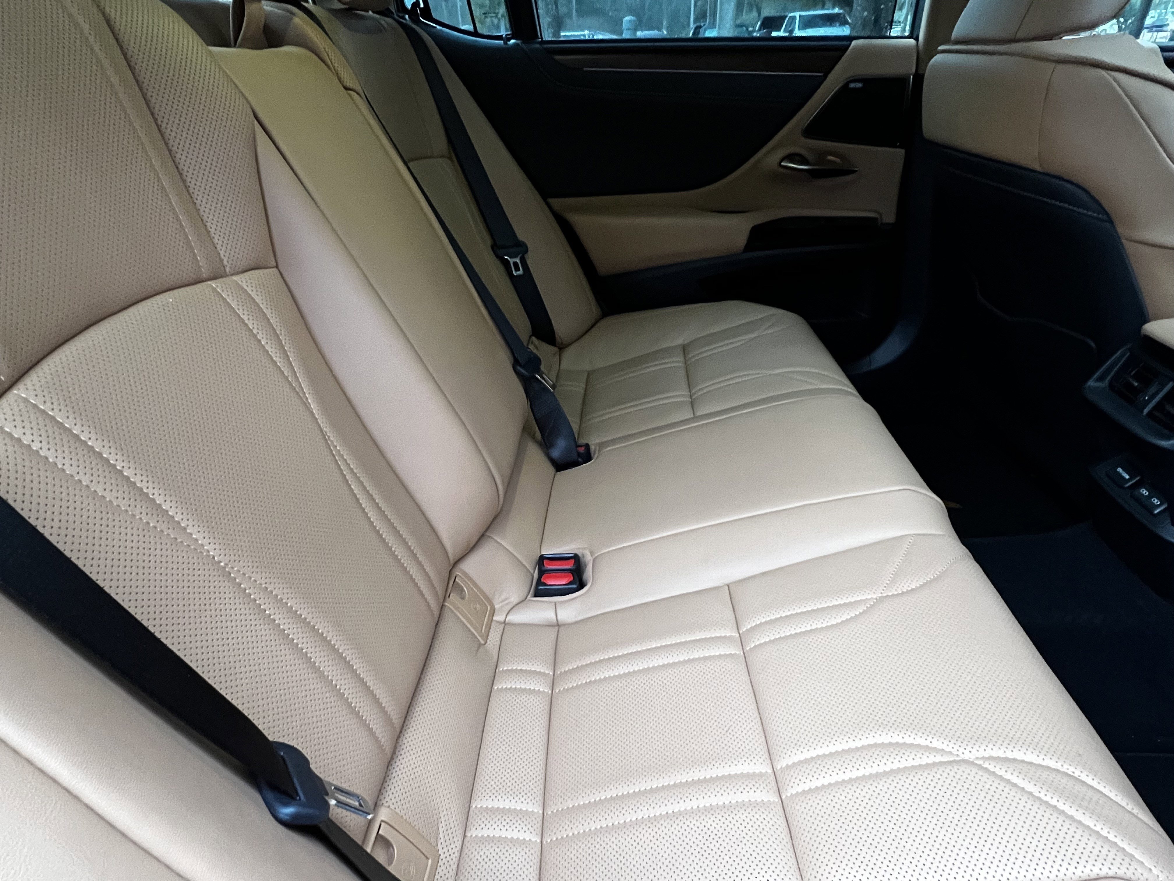 Used 2024 Lexus ES 300h Ultra Luxury image 41