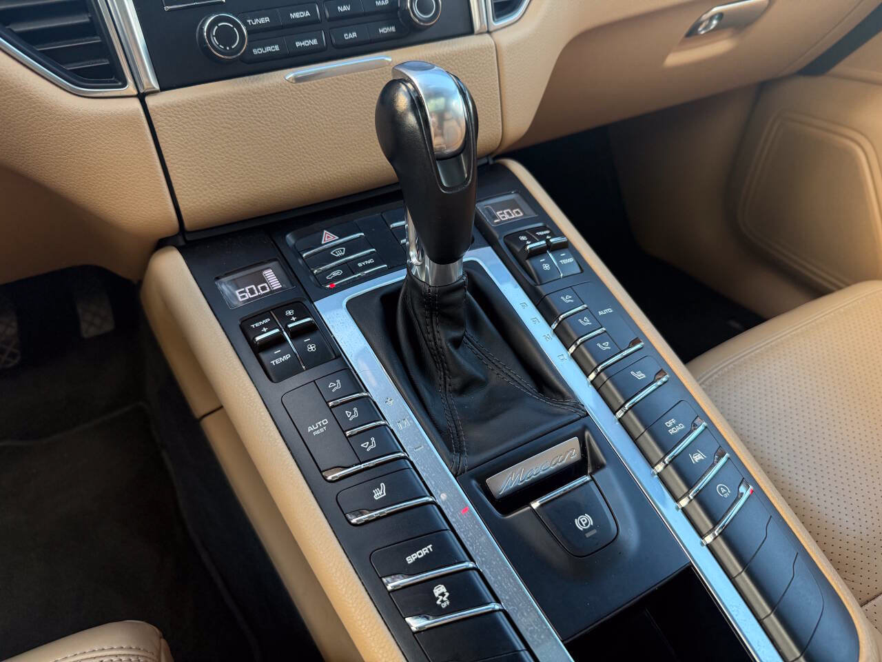 Used 2017 Porsche Macan AWD/4WD image 26