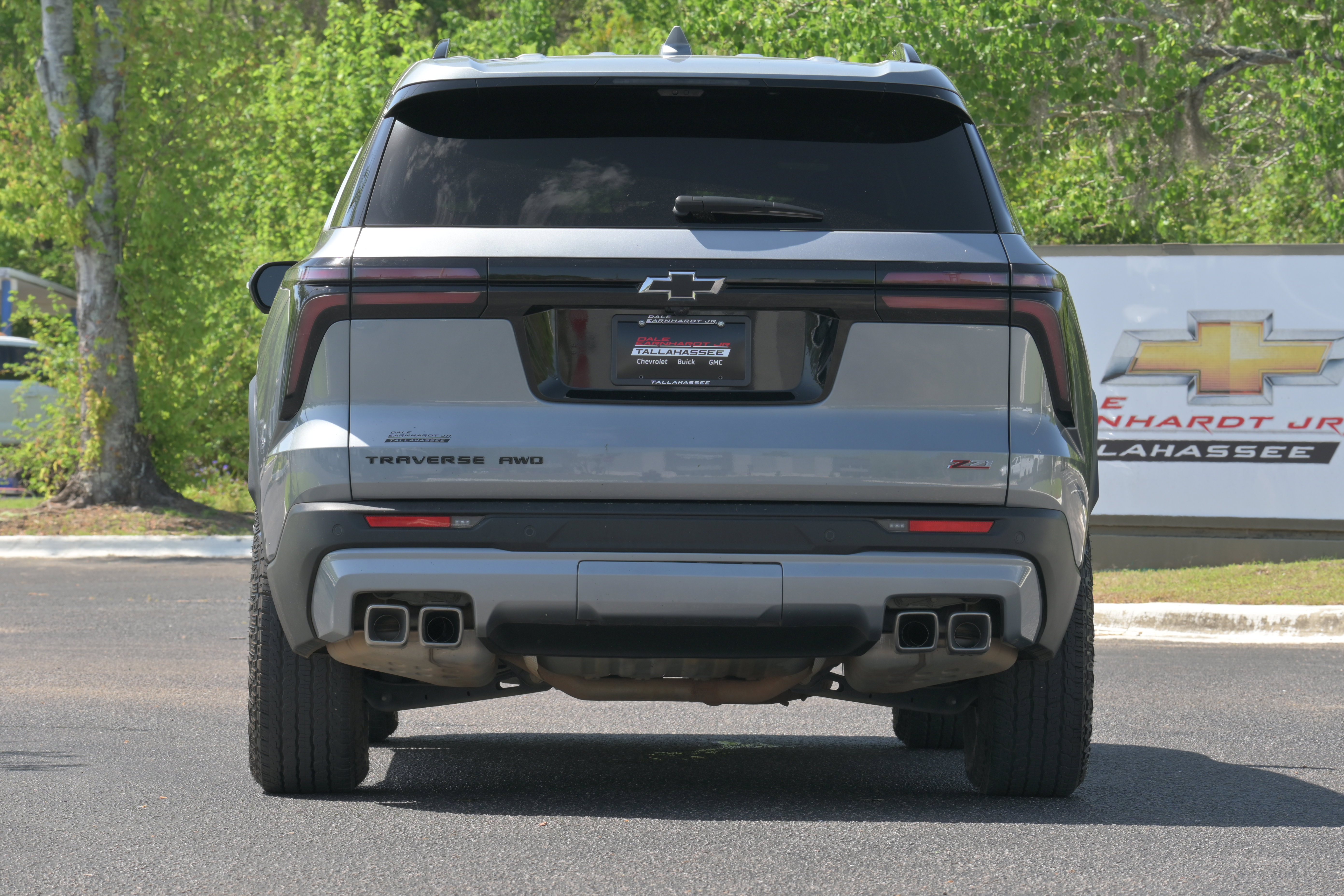 Used 2024 Chevrolet Traverse Z71 w/ Enhanced Driving Package AWD/4WD image 32