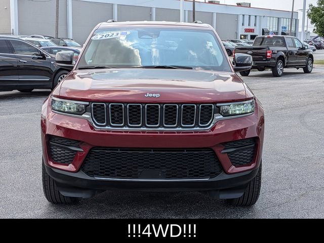 Used 2023 Jeep Grand Cherokee Laredo AWD/4WD image 3