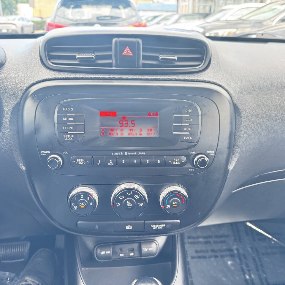 Used 2014 Kia Soul FWD image 13