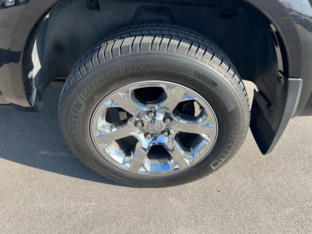 Used 2017 RAM 1500 Laramie w/ Convenience Group image 13