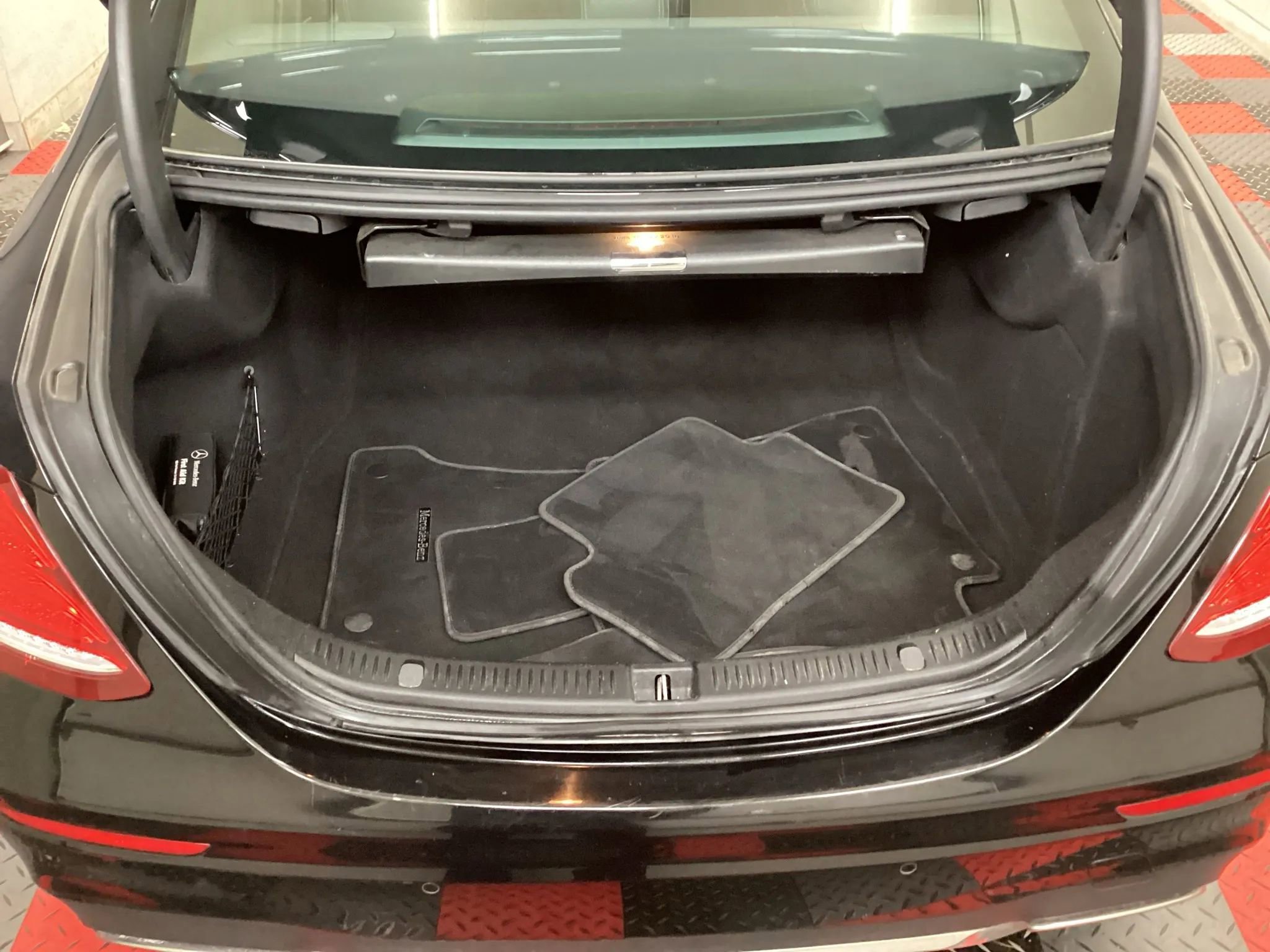 Used 2017 Mercedes-Benz E 300 4MATIC image 18