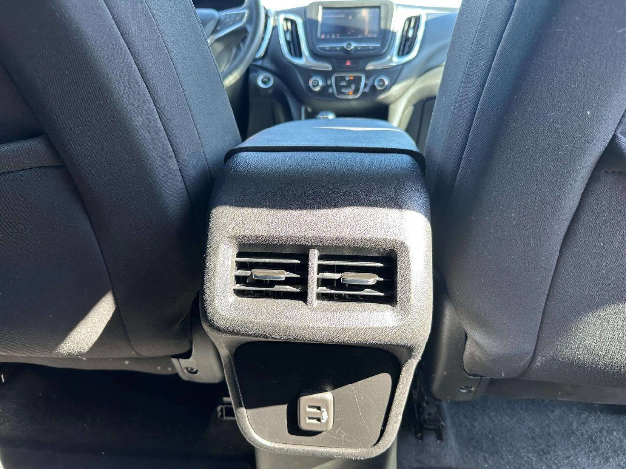 Used 2020 Chevrolet Equinox LT image 23